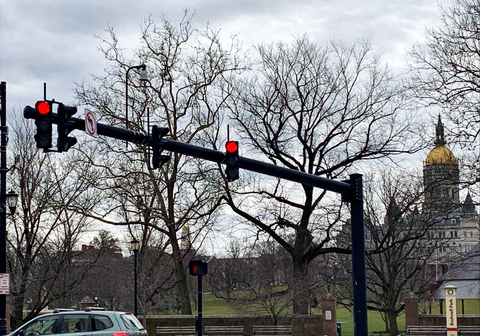 Traffic signal showing red light